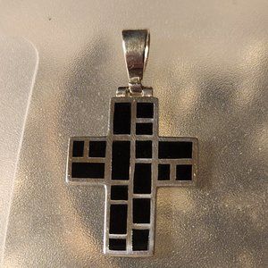 Great Vintage Cross Black Onyx Sterling Silver  4.6g  1-1/2" x 3/4"